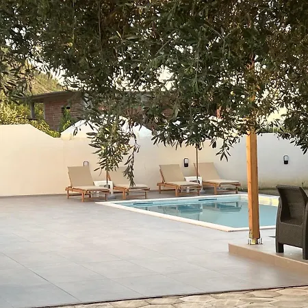 فيلة Poolside Bliss - Modern Villa Kalmet