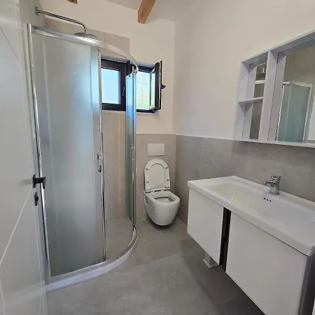 Poolside Bliss - Escape & Relax Vila