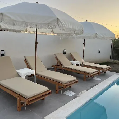 Poolside Bliss - Escape & Relax Vila *