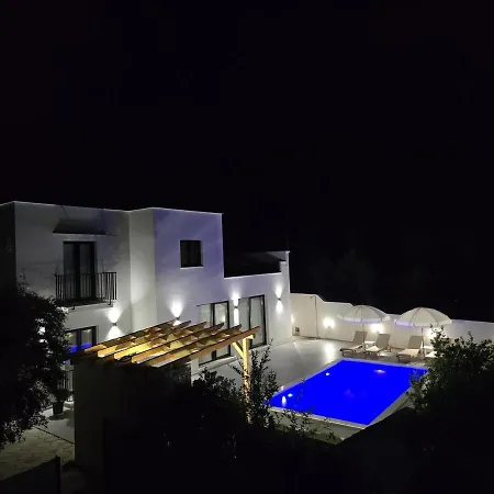 فيلة Poolside Bliss - Modern Villa Kalmet