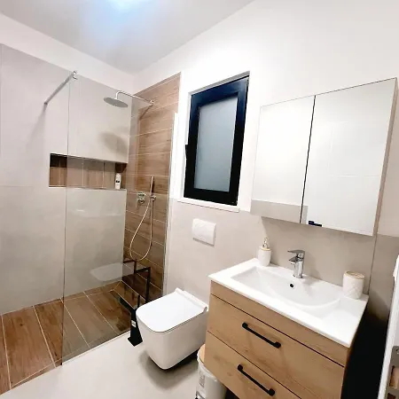 Vila Poolside Bliss - Escape & Relax