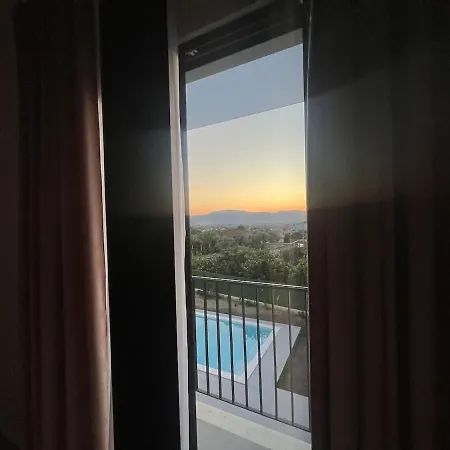 Poolside Bliss - Escape & Relax *