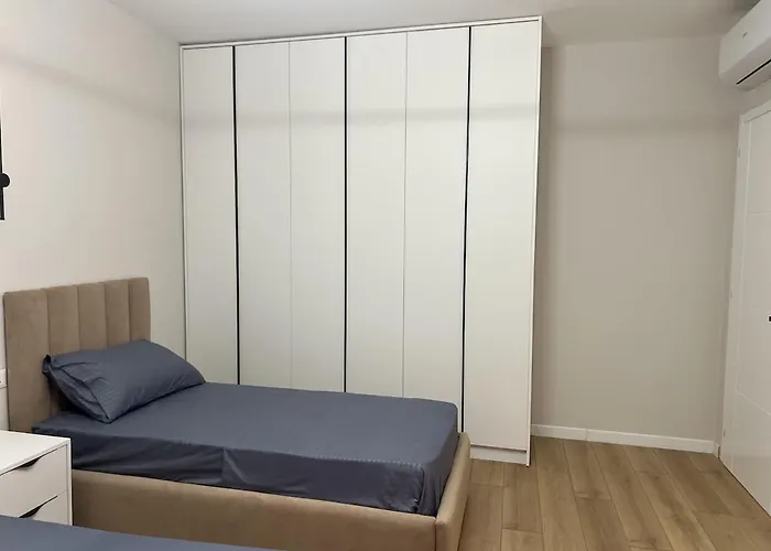 Poolside Bliss - Escape & Relax Villa