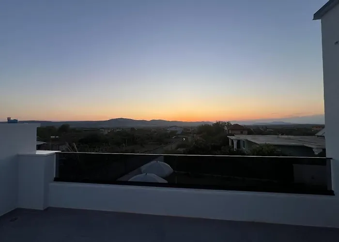 Poolside Bliss - Escape & Relax Villa *