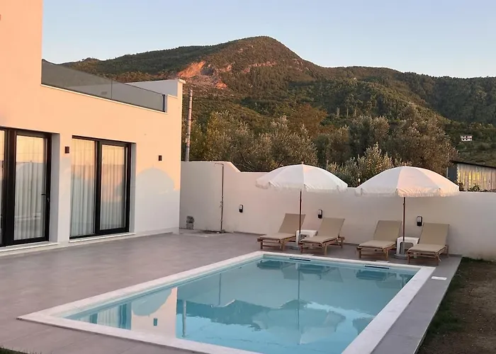 Poolside Bliss - Escape & Relax Kalmet