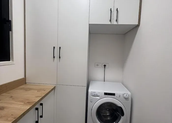 Poolside Bliss - Escape & Relax Villa