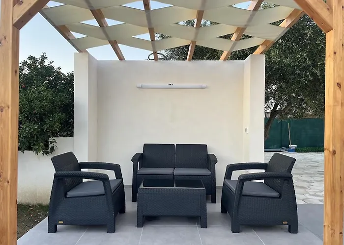 Poolside Bliss - Escape & Relax Villa Kalmet